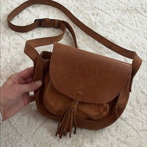 CUTE Brown Leather Crossbody Bag